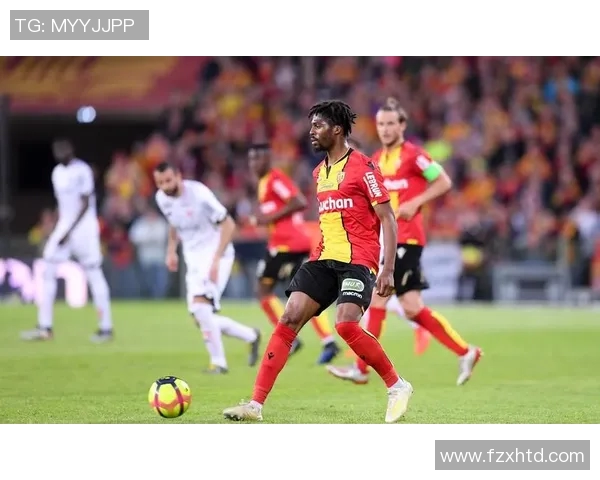 朗斯主场迎战沙托鲁争夺法乙联赛关键三分的精彩对决